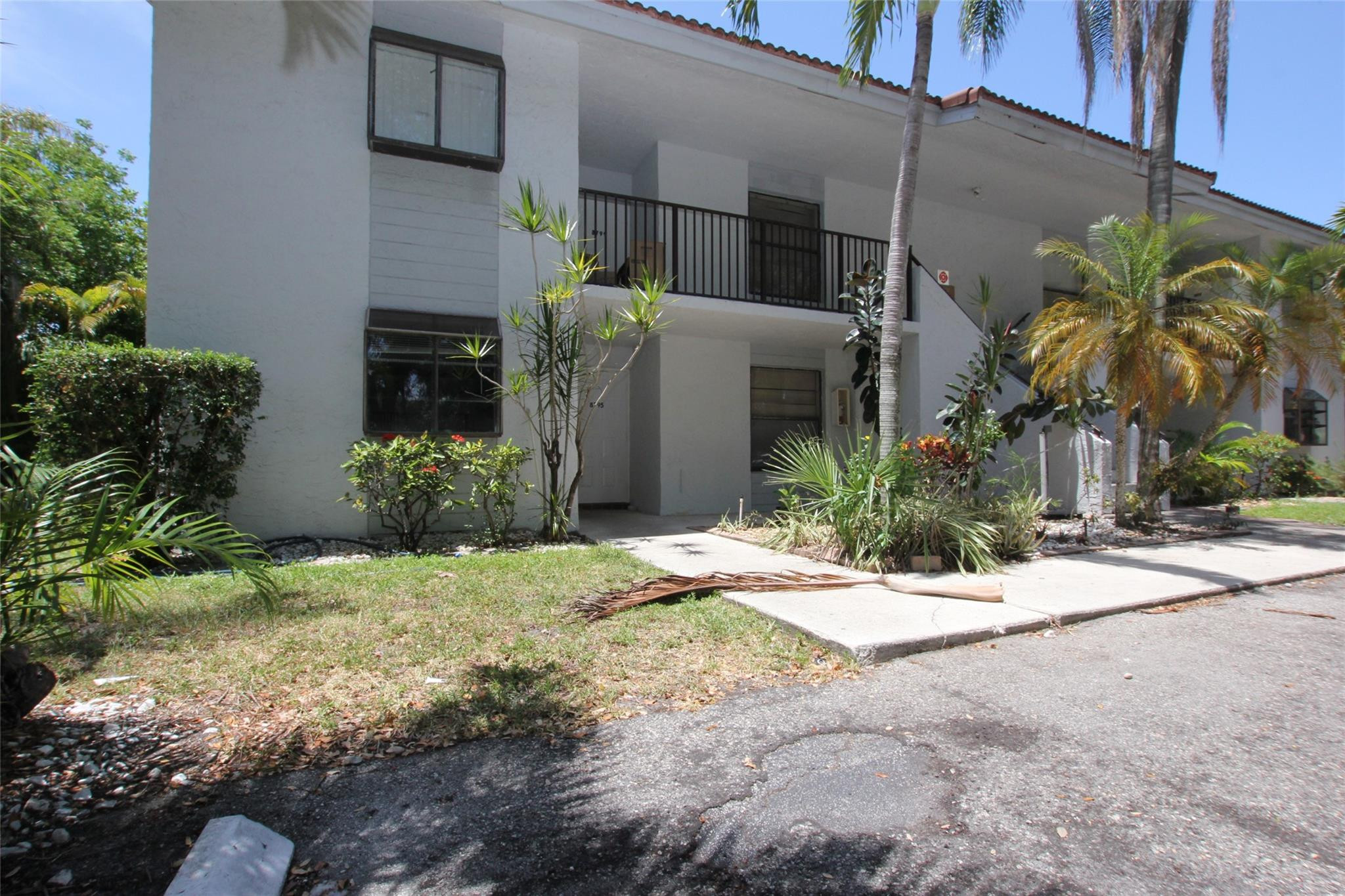 8795 NW 35th St 8795