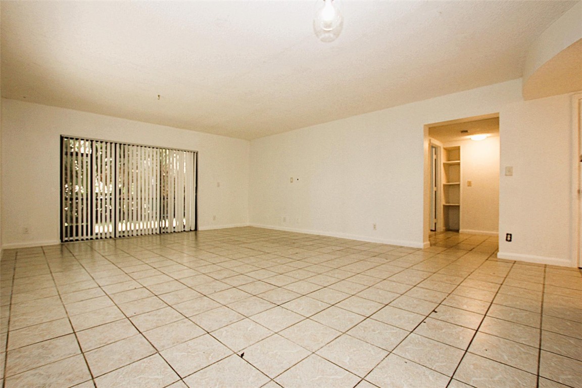 8795 NW 35th St 8795