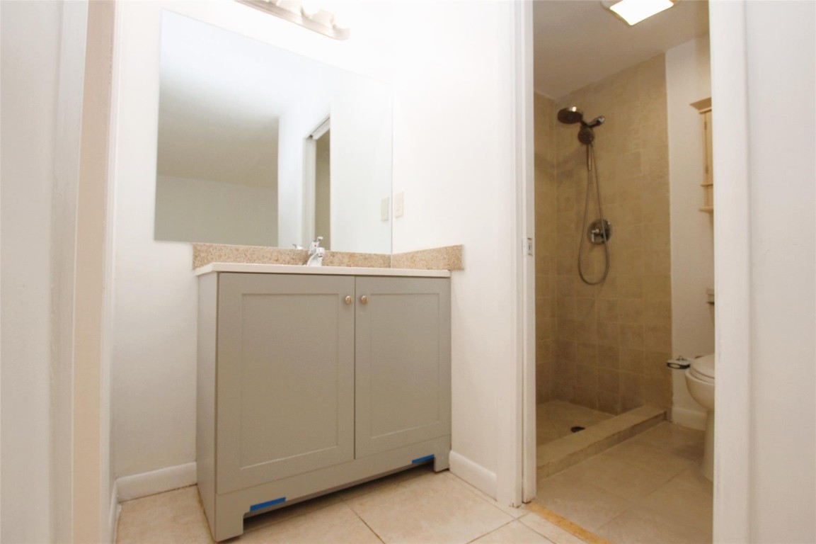 8795 NW 35th St 8795