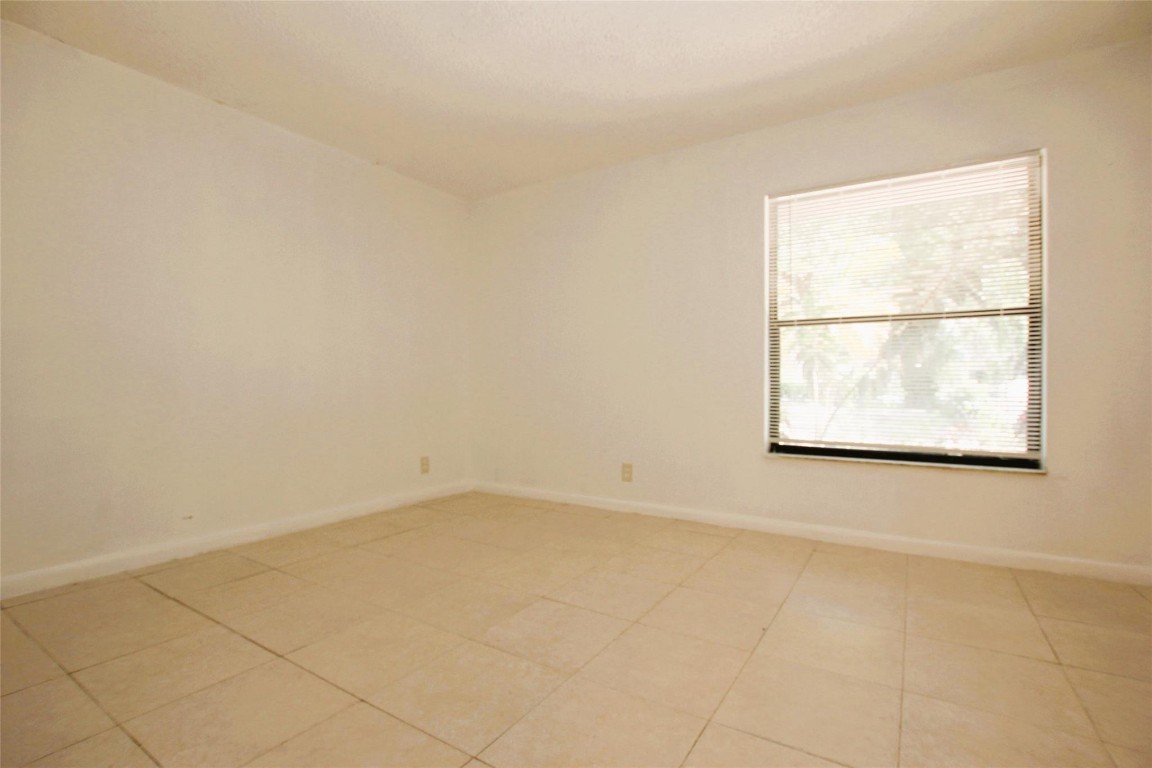 8795 NW 35th St 8795