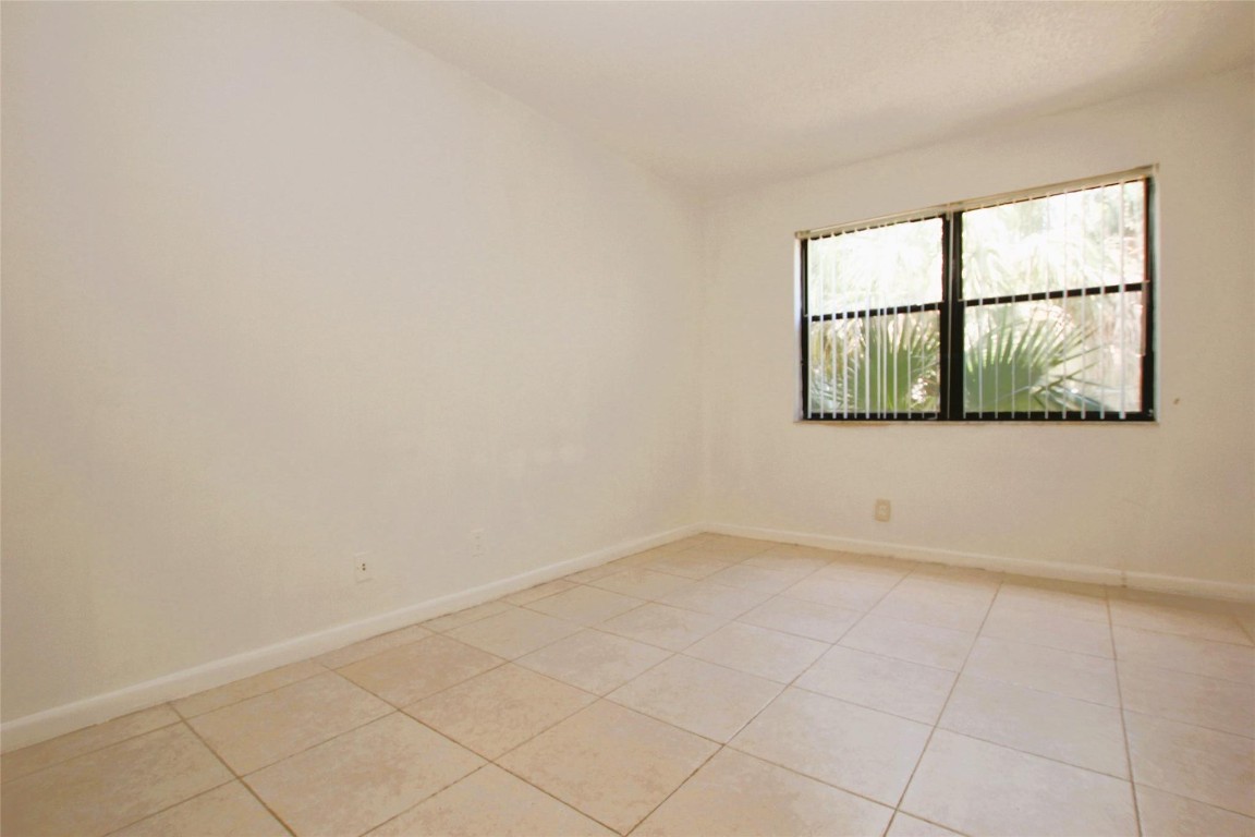 8795 NW 35th St 8795