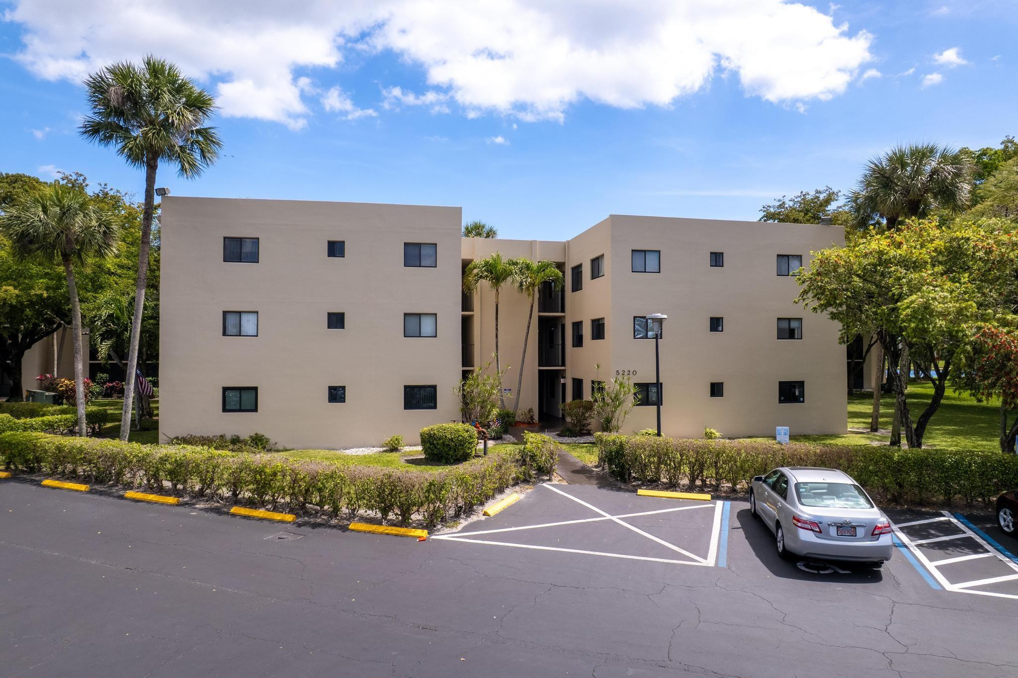 5220 E Las Verdes 118