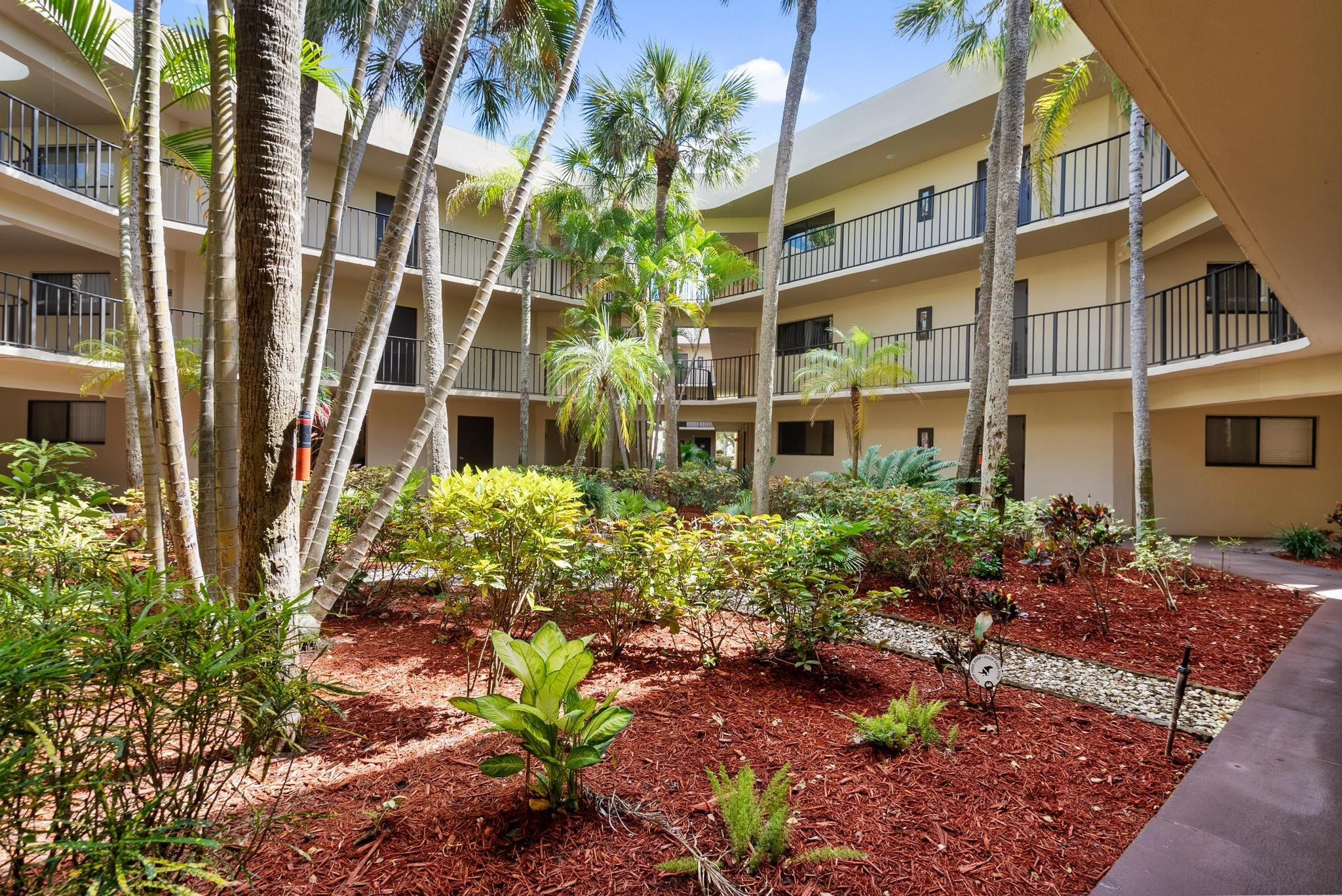 5220 E Las Verdes 118