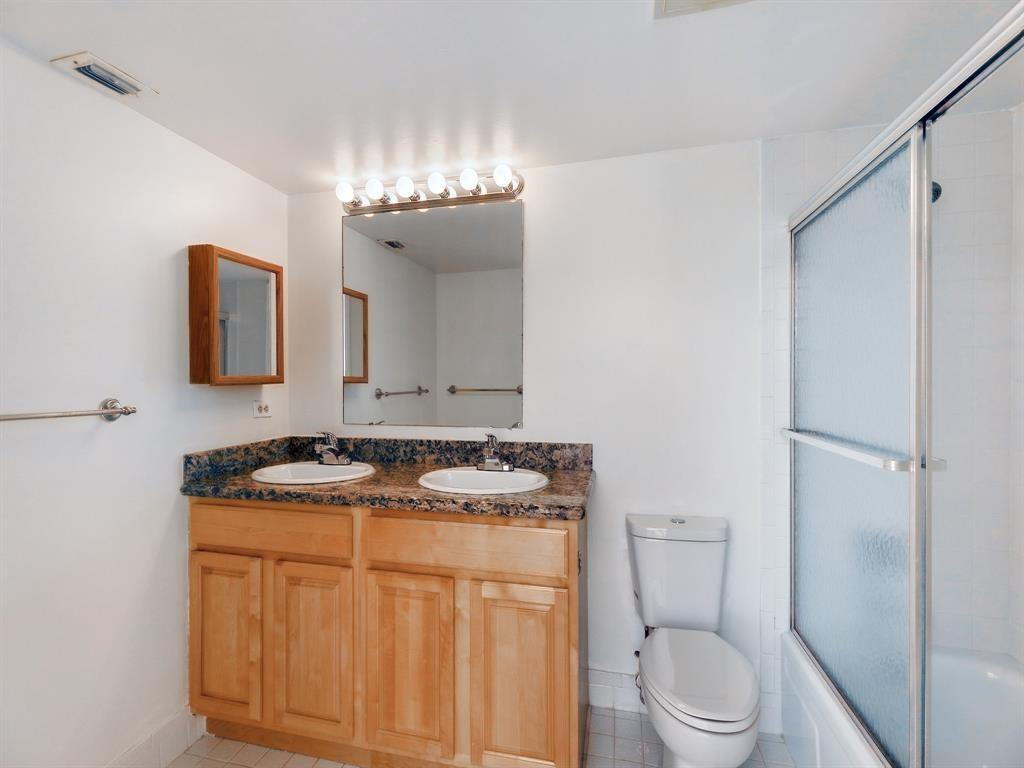 4701 Martinique Dr B2