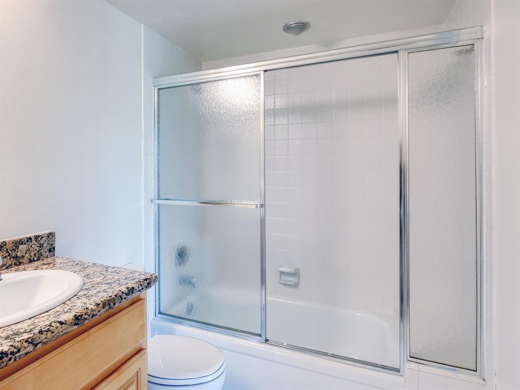 4701 Martinique Dr B2