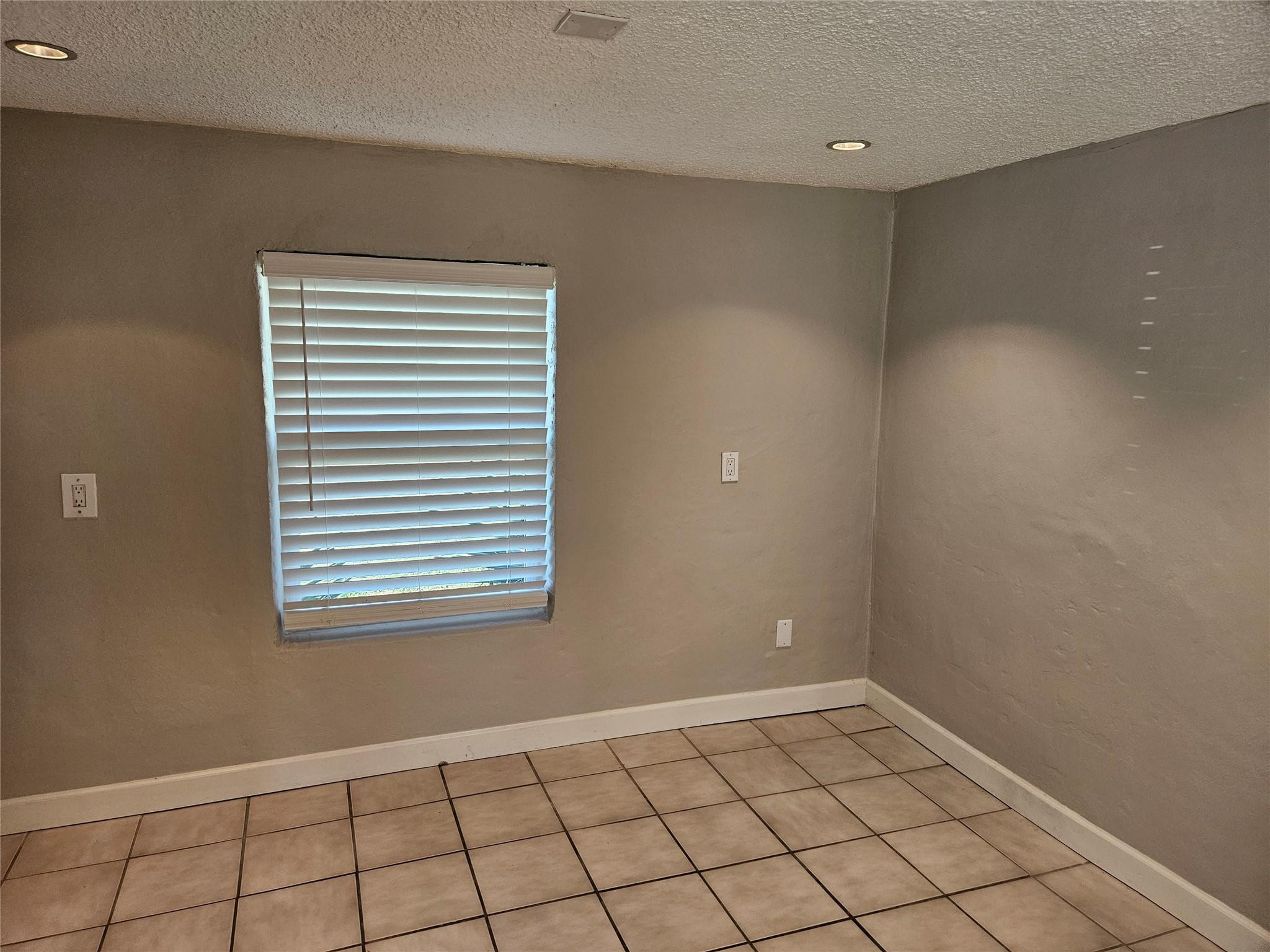 2586 NW 58th Ave