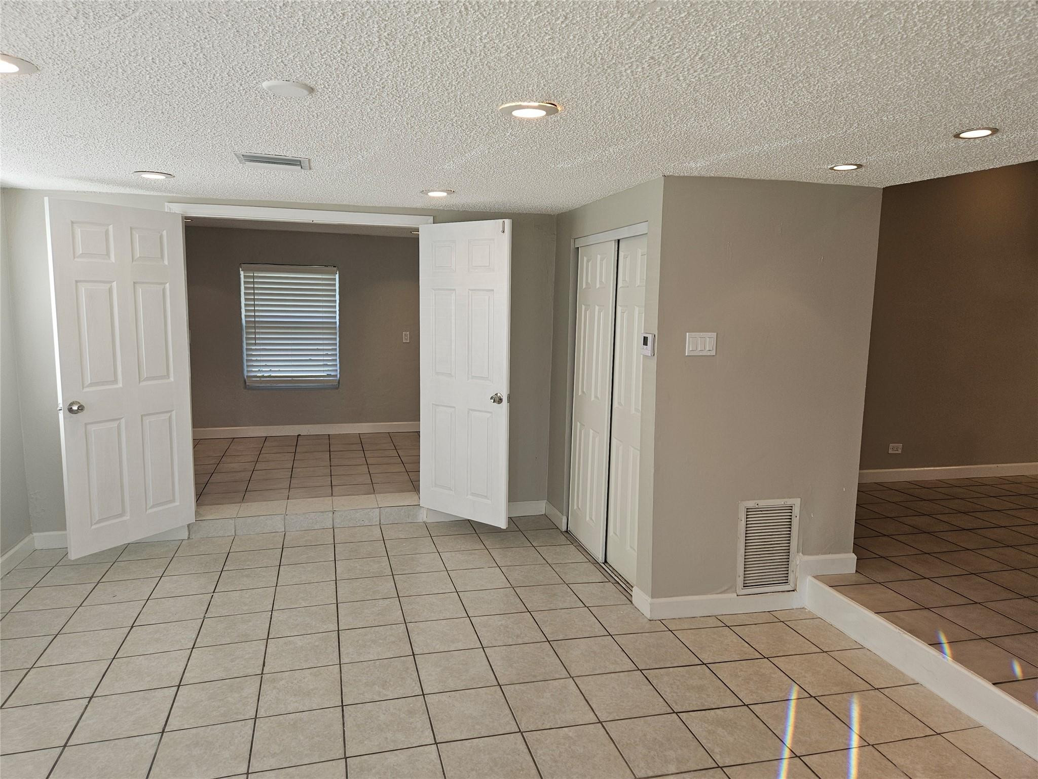 2586 NW 58th Ave
