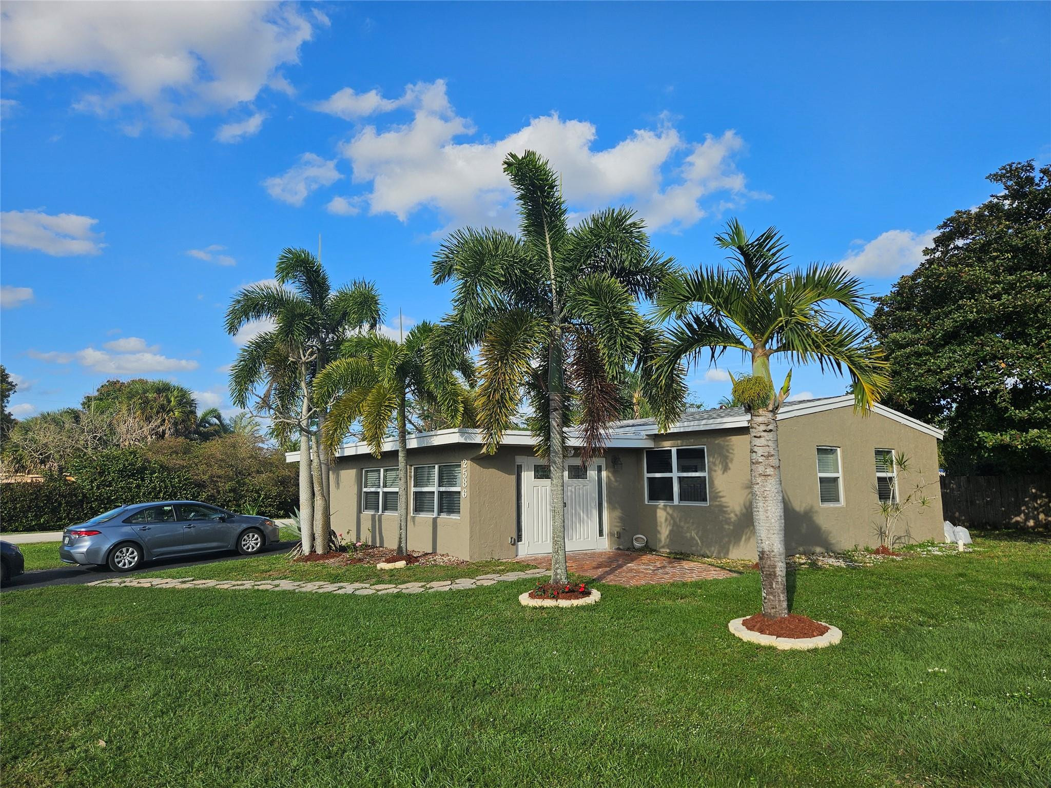 2586 NW 58th Ave