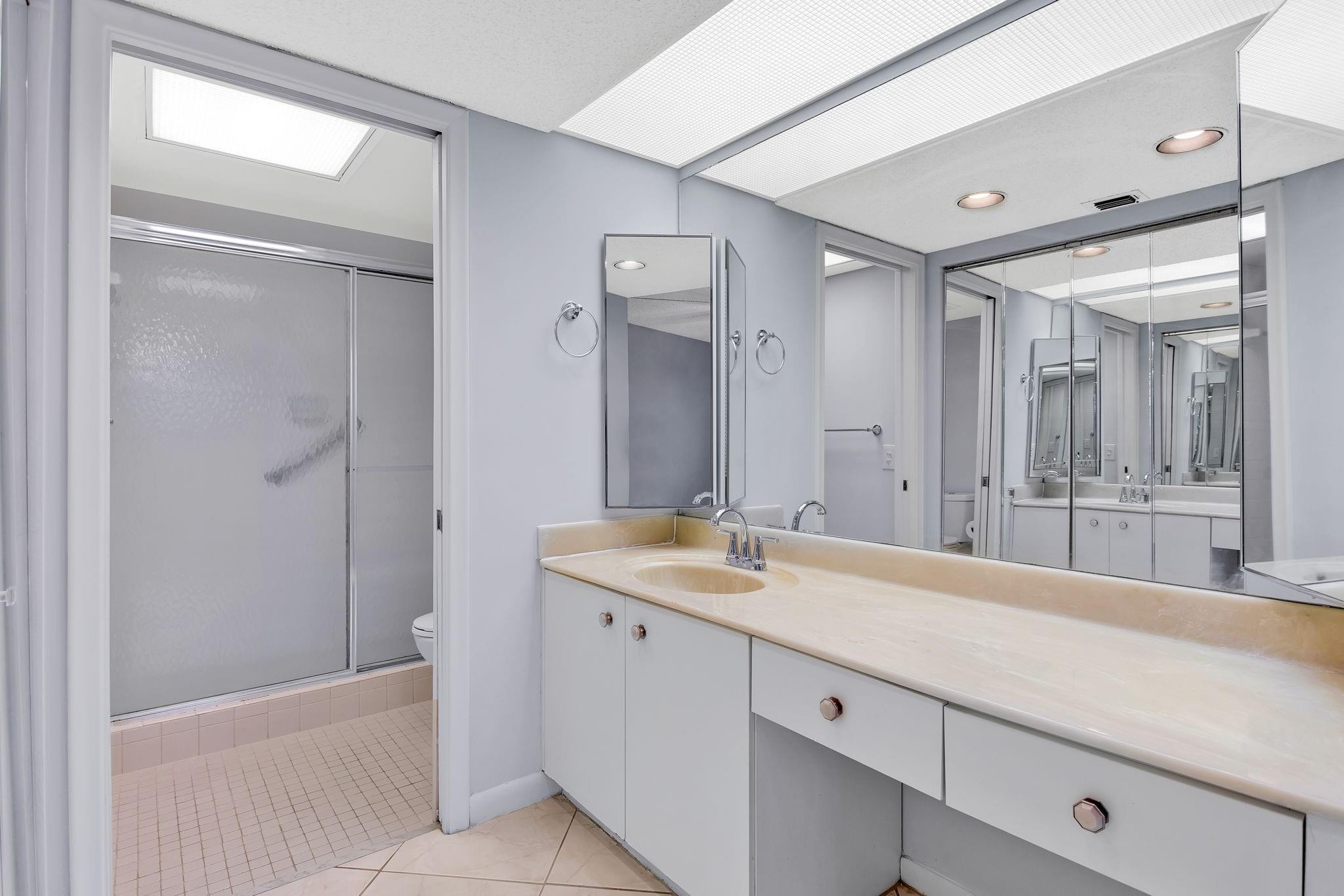 1606 Abaco Dr E4
