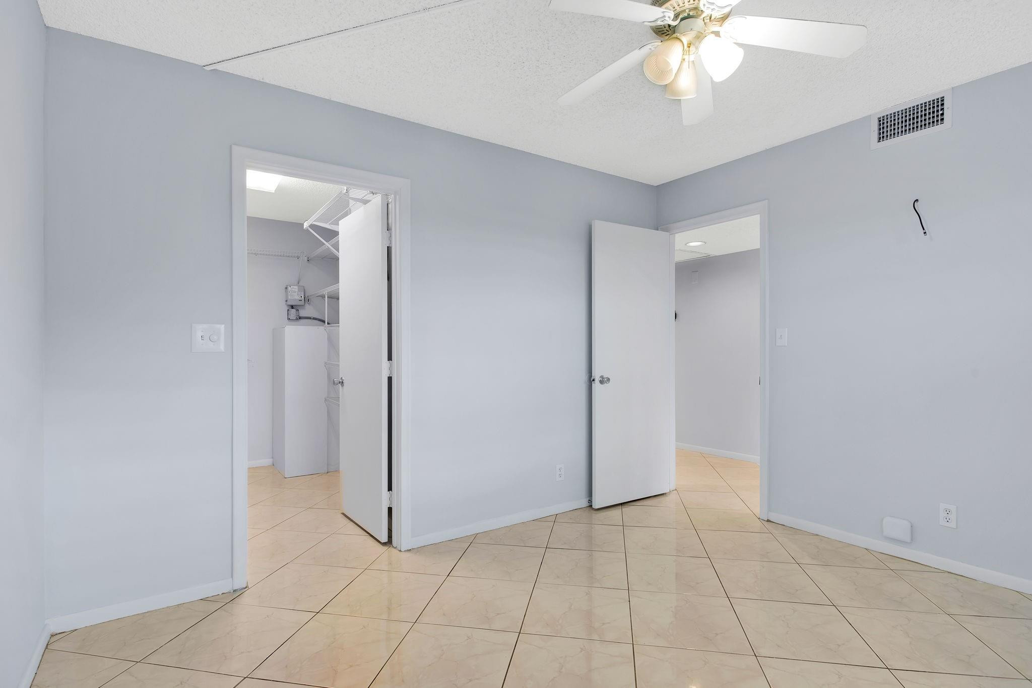 1606 Abaco Dr E4
