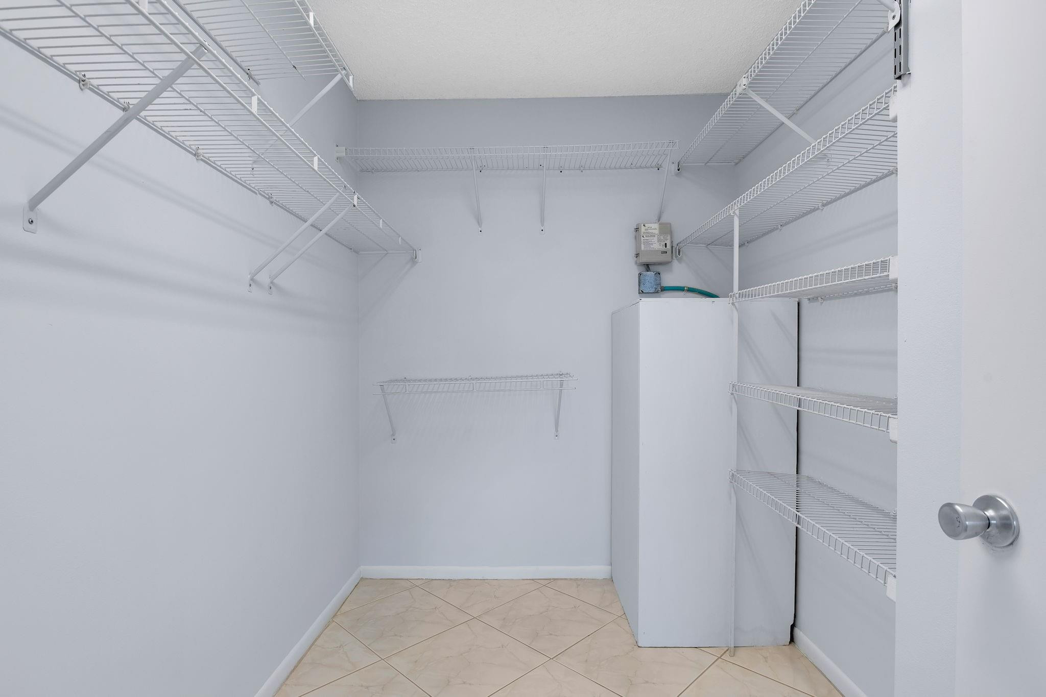 1606 Abaco Dr E4