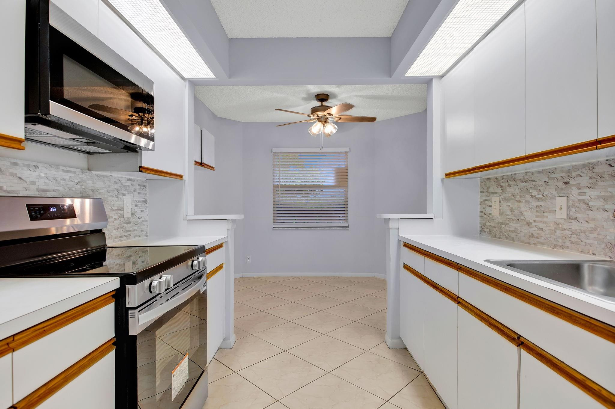 1606 Abaco Dr E4