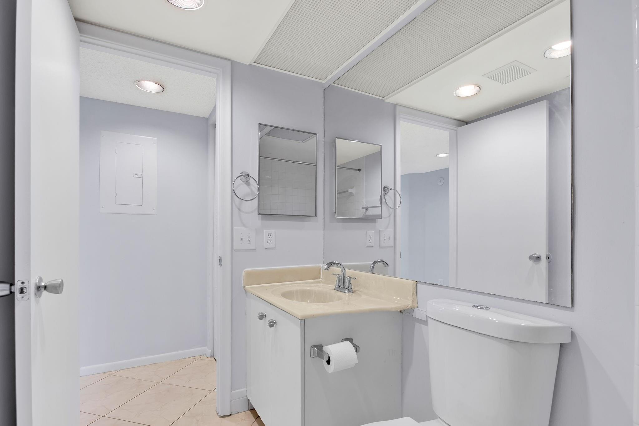 1606 Abaco Dr E4