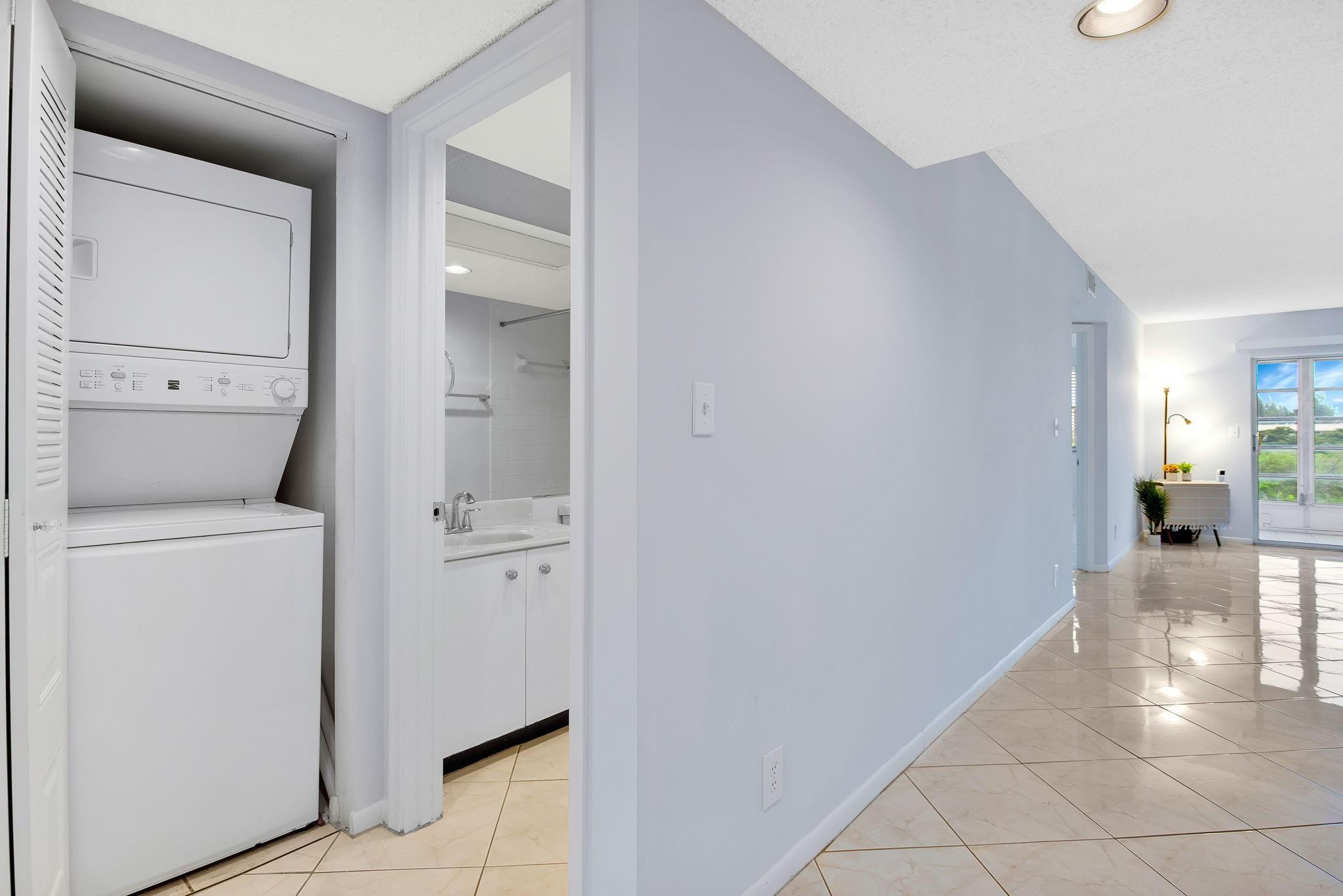 1606 Abaco Dr E4