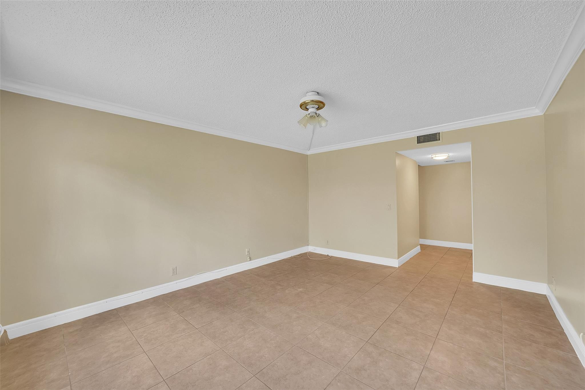 350 Racquet Club Rd