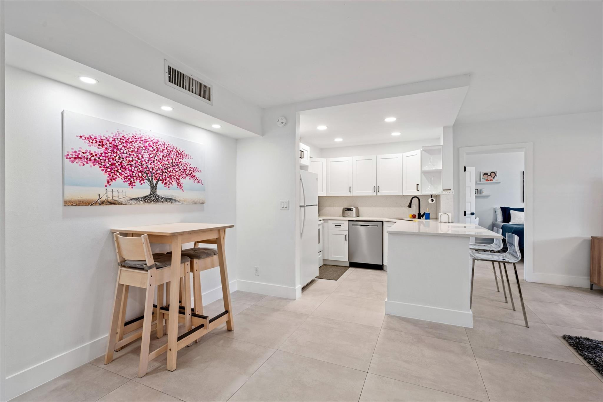 706 SE 2nd Avenue 335