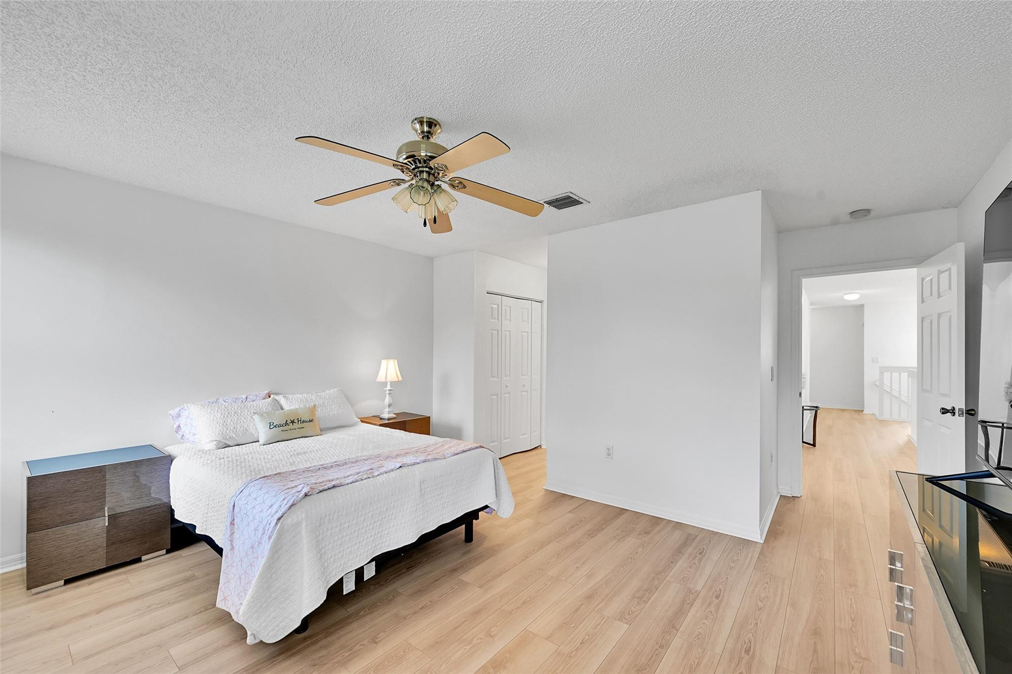 11600 NW 52nd Ct