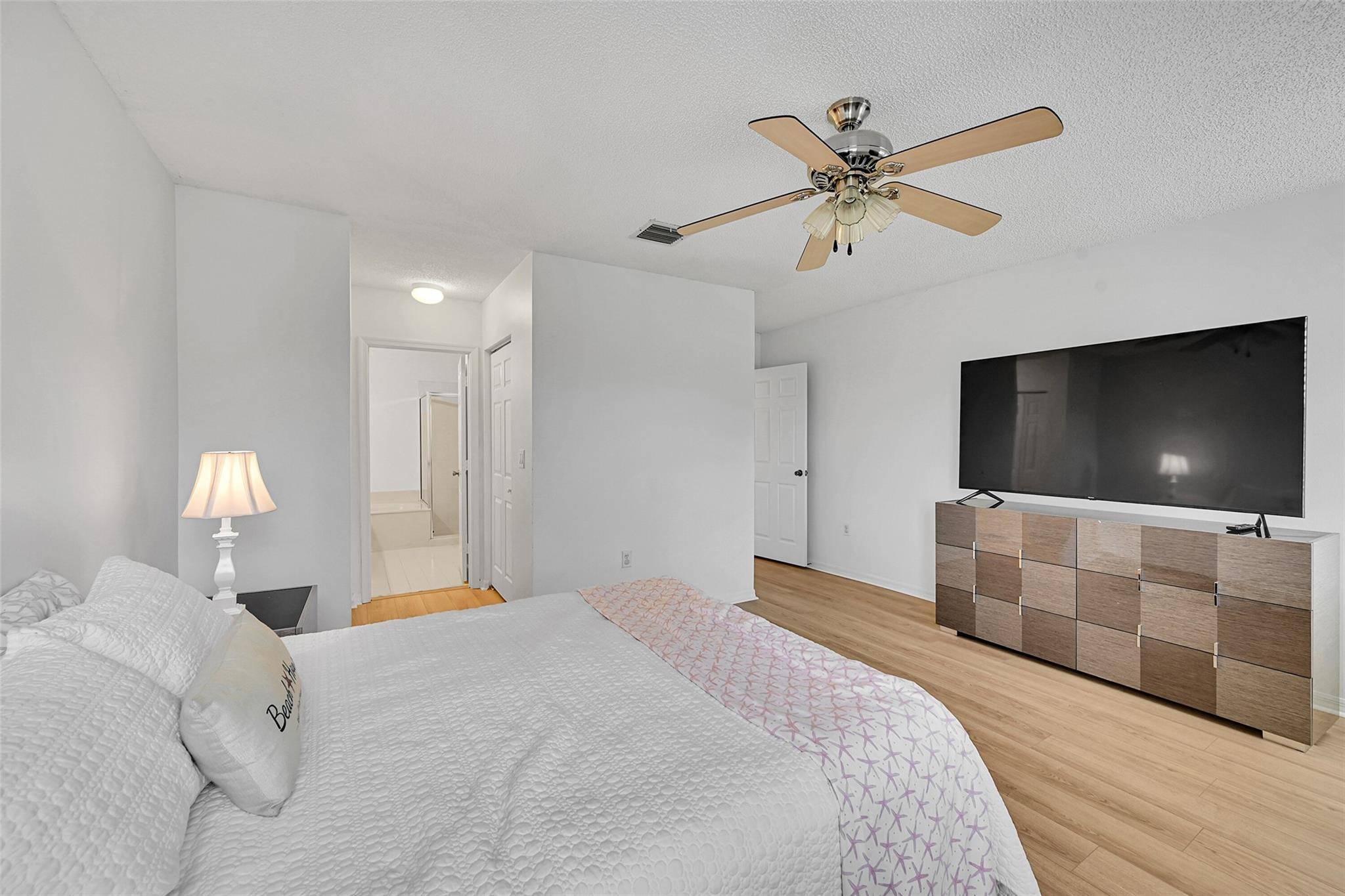 11600 NW 52nd Ct