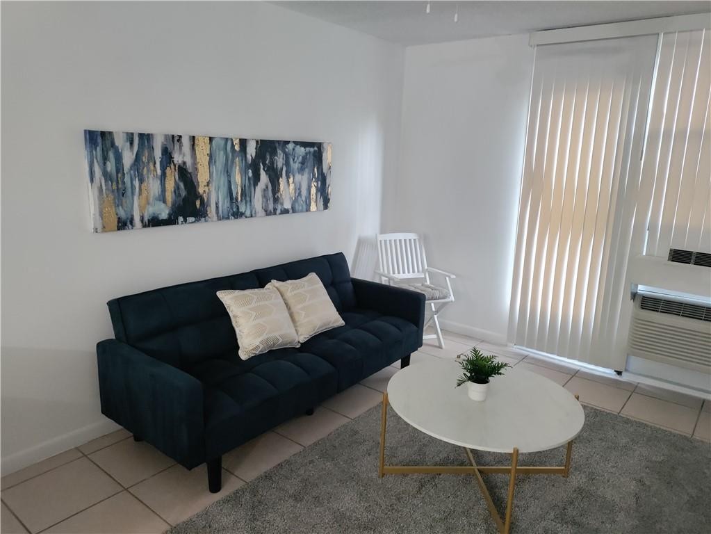 2771 Riverside Dr 207