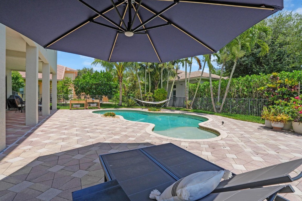 8829 N Woodgrove Ridge Ct