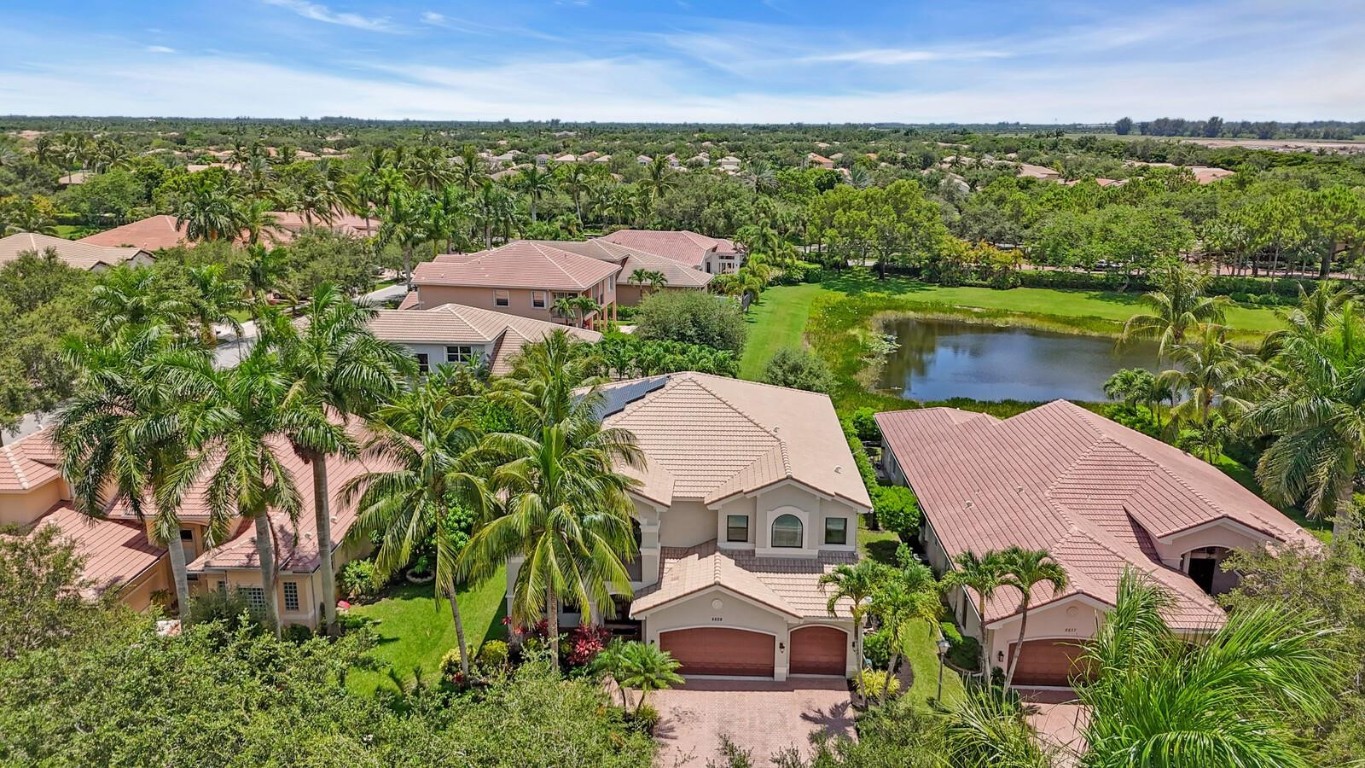 8829 N Woodgrove Ridge Ct