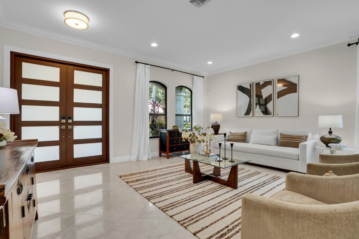 8829 N Woodgrove Ridge Ct