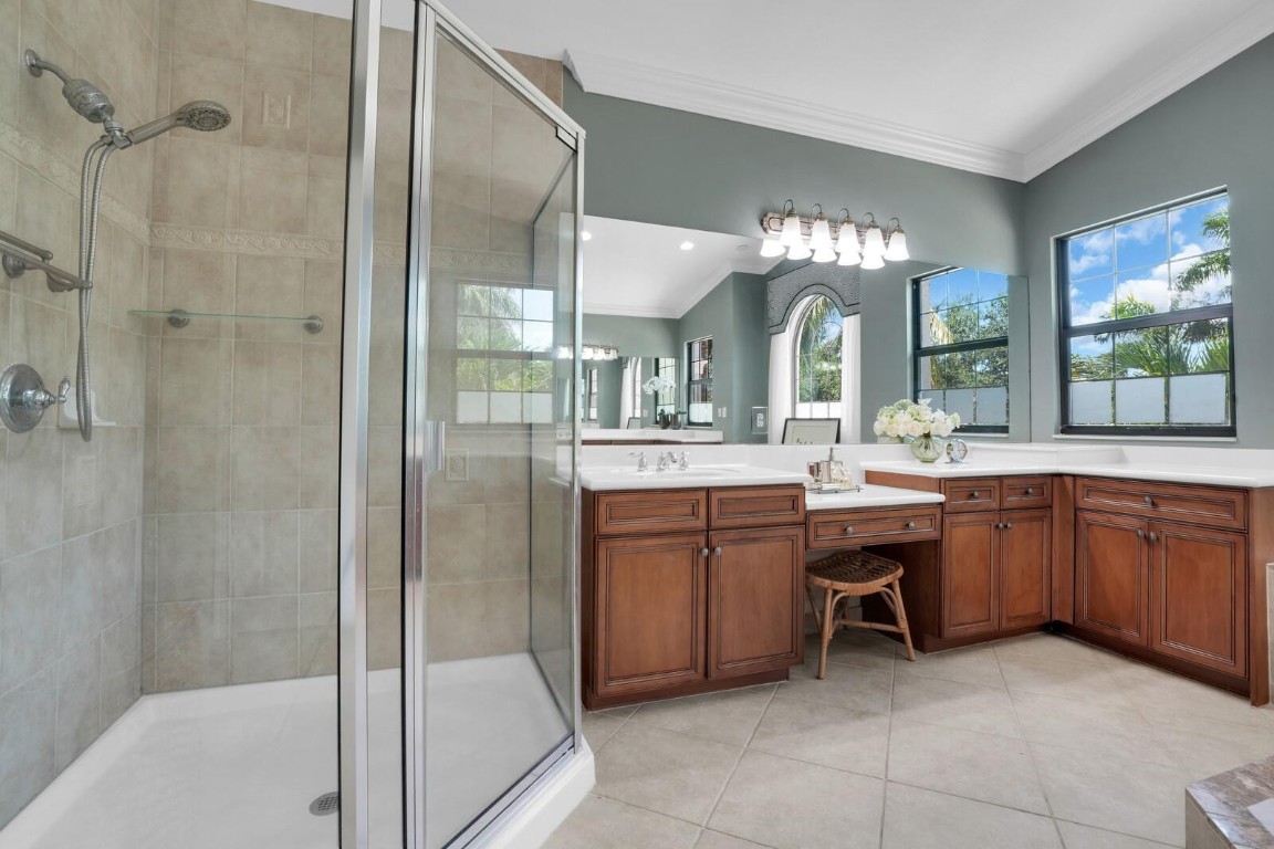 8829 N Woodgrove Ridge Ct