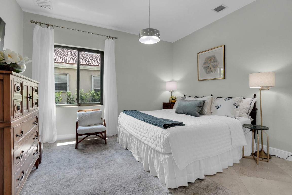 8829 N Woodgrove Ridge Ct