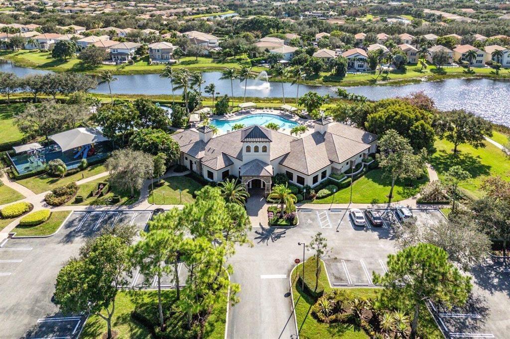 8829 N Woodgrove Ridge Ct