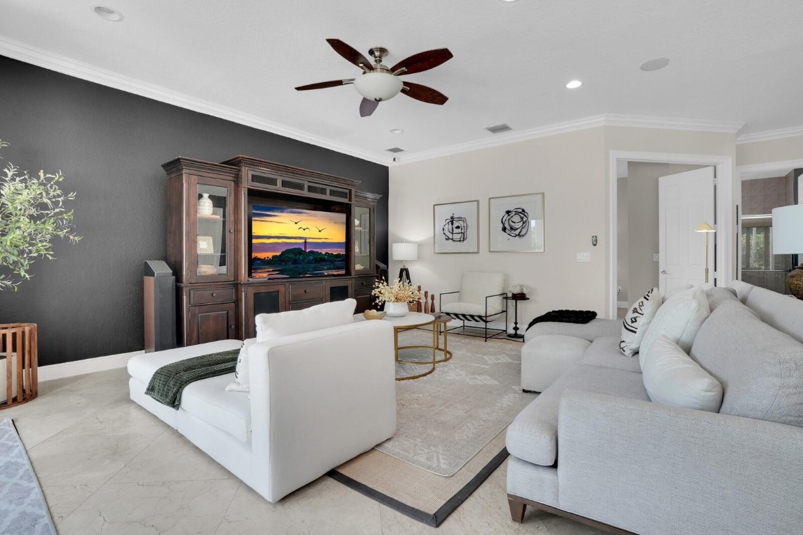 8829 N Woodgrove Ridge Ct