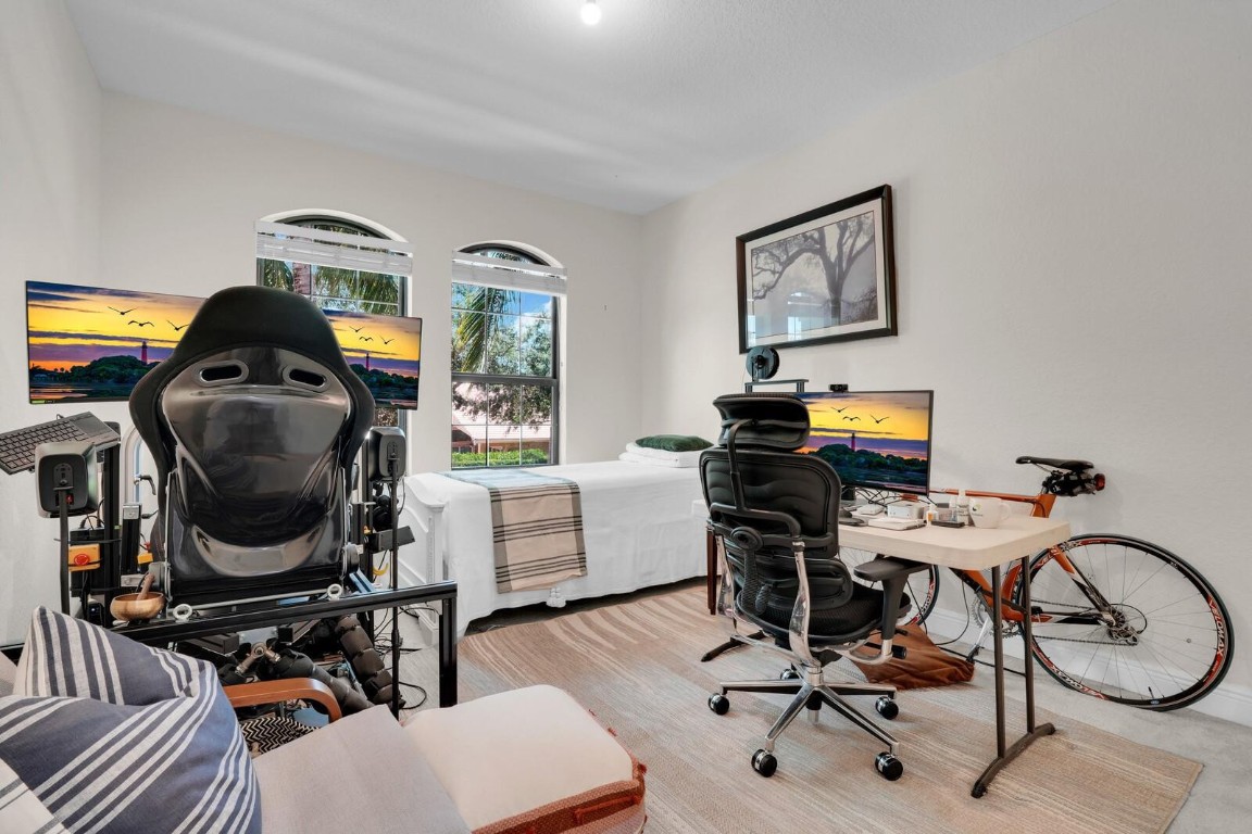 8829 N Woodgrove Ridge Ct