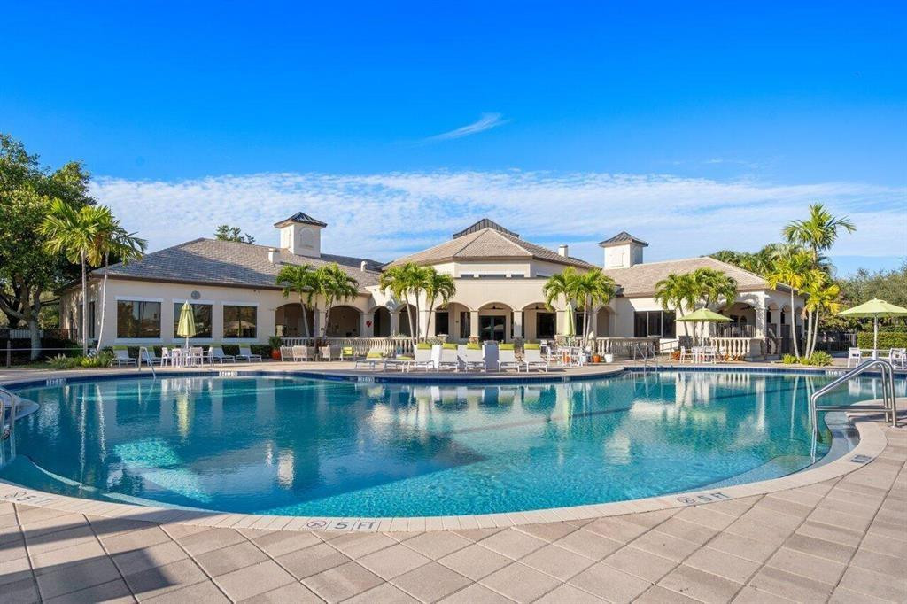 8829 N Woodgrove Ridge Ct