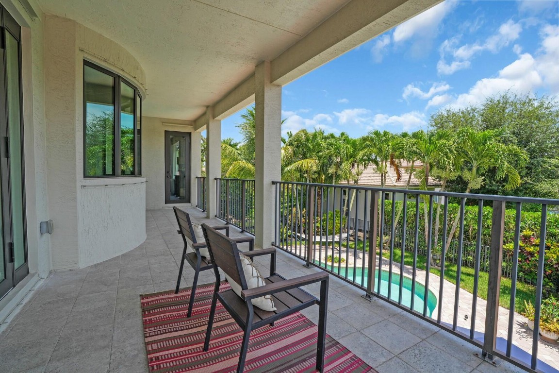 8829 N Woodgrove Ridge Ct