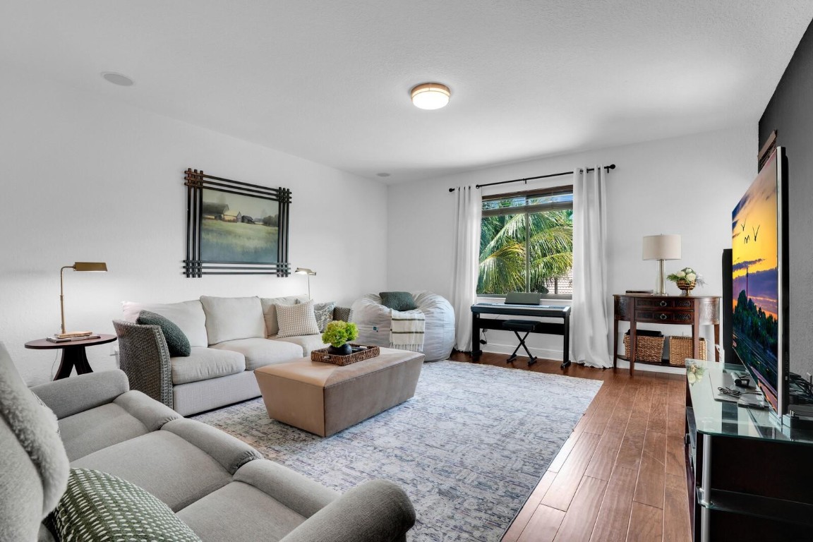 8829 N Woodgrove Ridge Ct