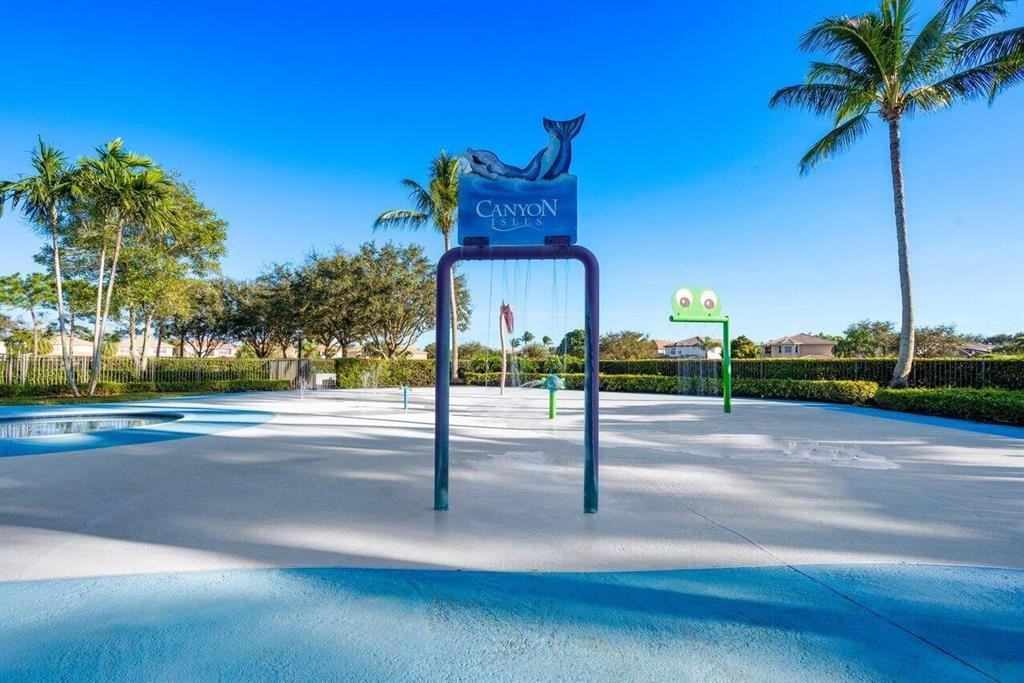 8829 N Woodgrove Ridge Ct