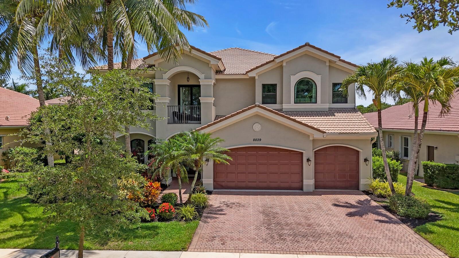 8829 N Woodgrove Ridge Ct