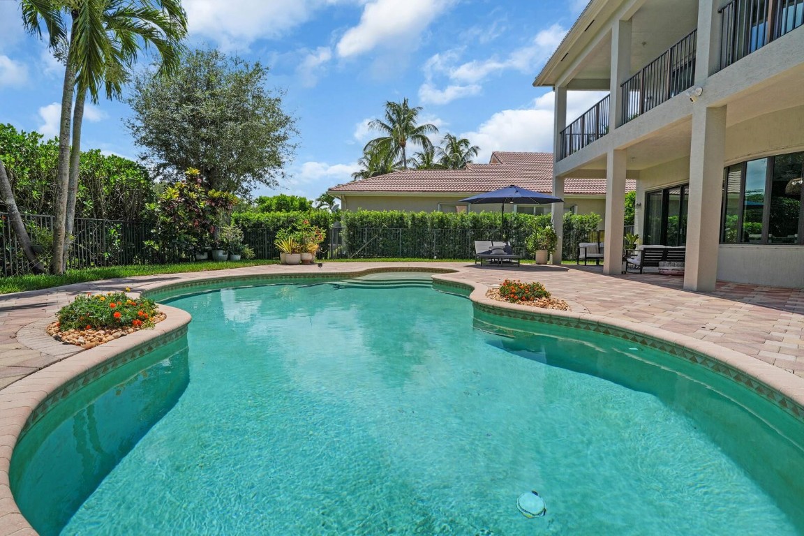 8829 N Woodgrove Ridge Ct