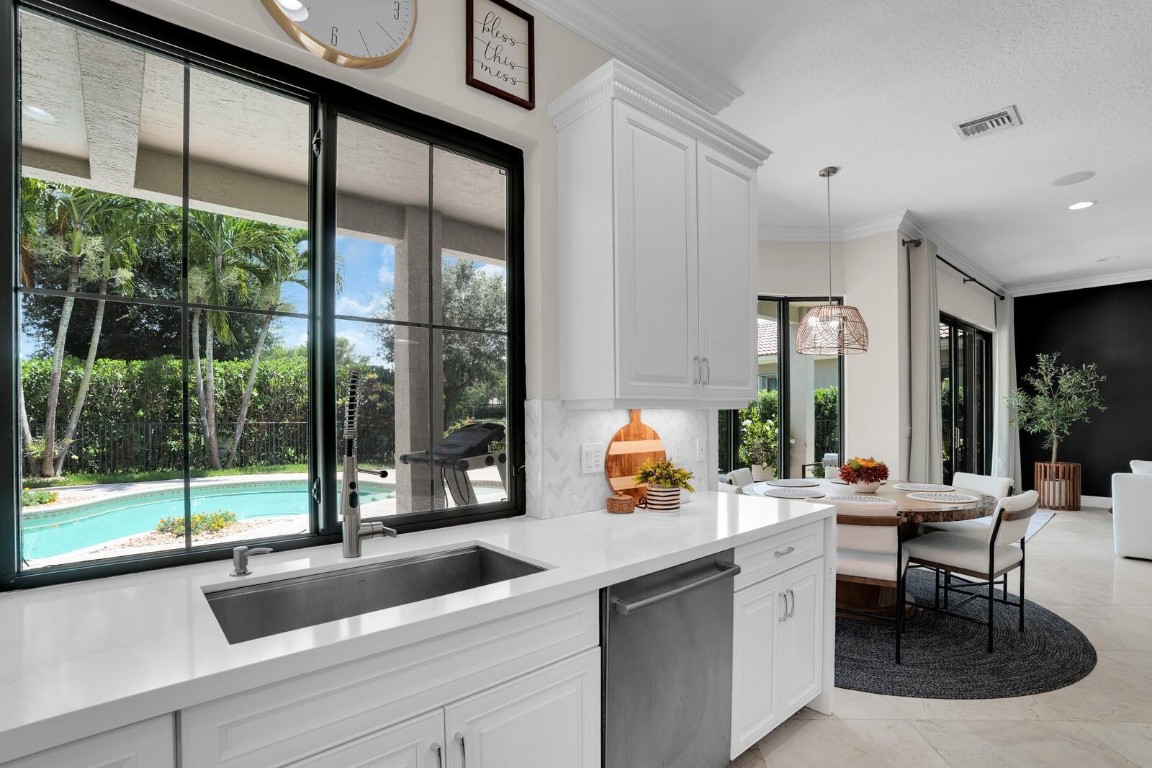 8829 N Woodgrove Ridge Ct