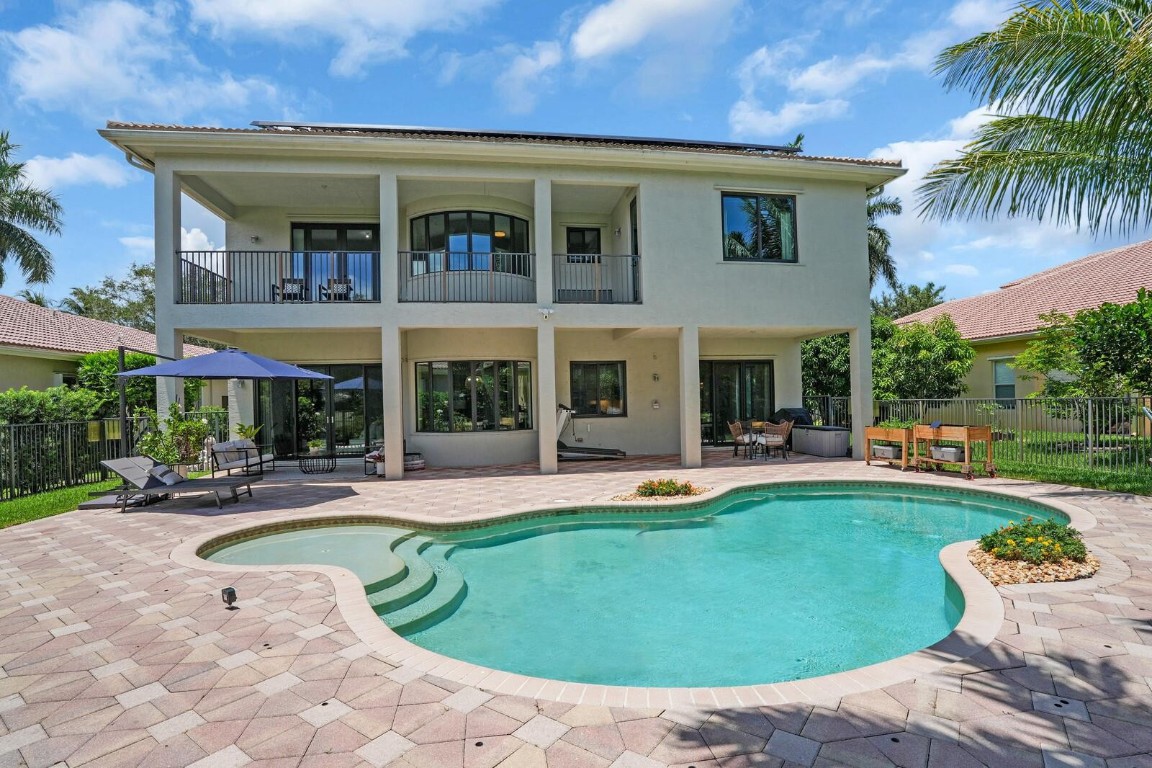 8829 N Woodgrove Ridge Ct