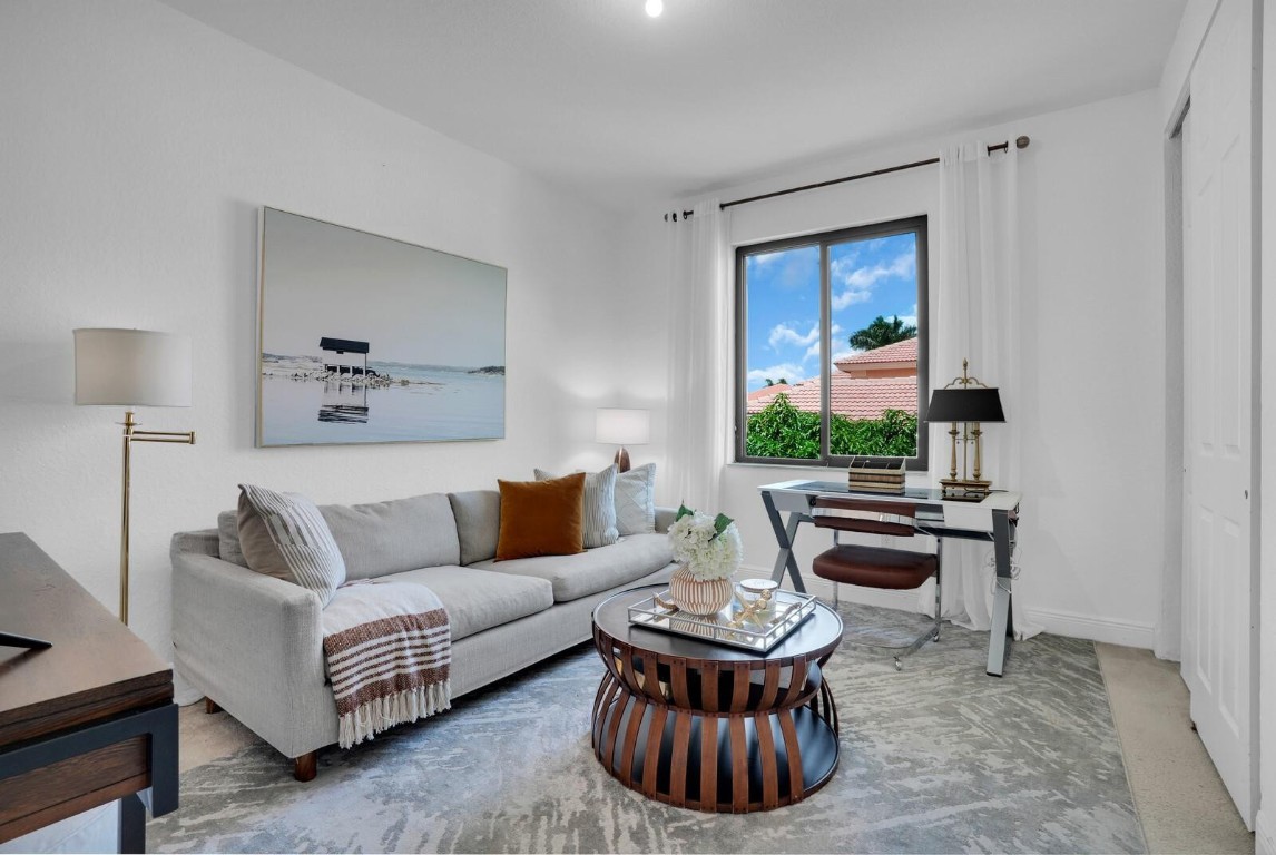 8829 N Woodgrove Ridge Ct