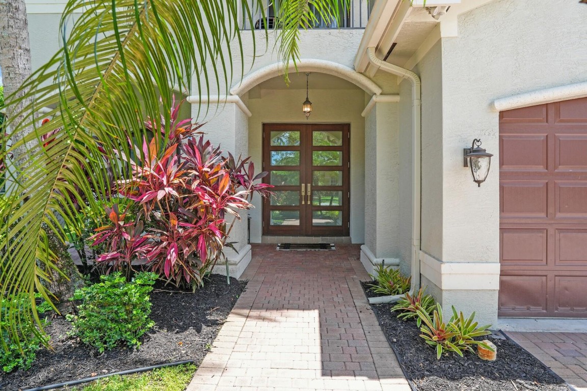 8829 N Woodgrove Ridge Ct