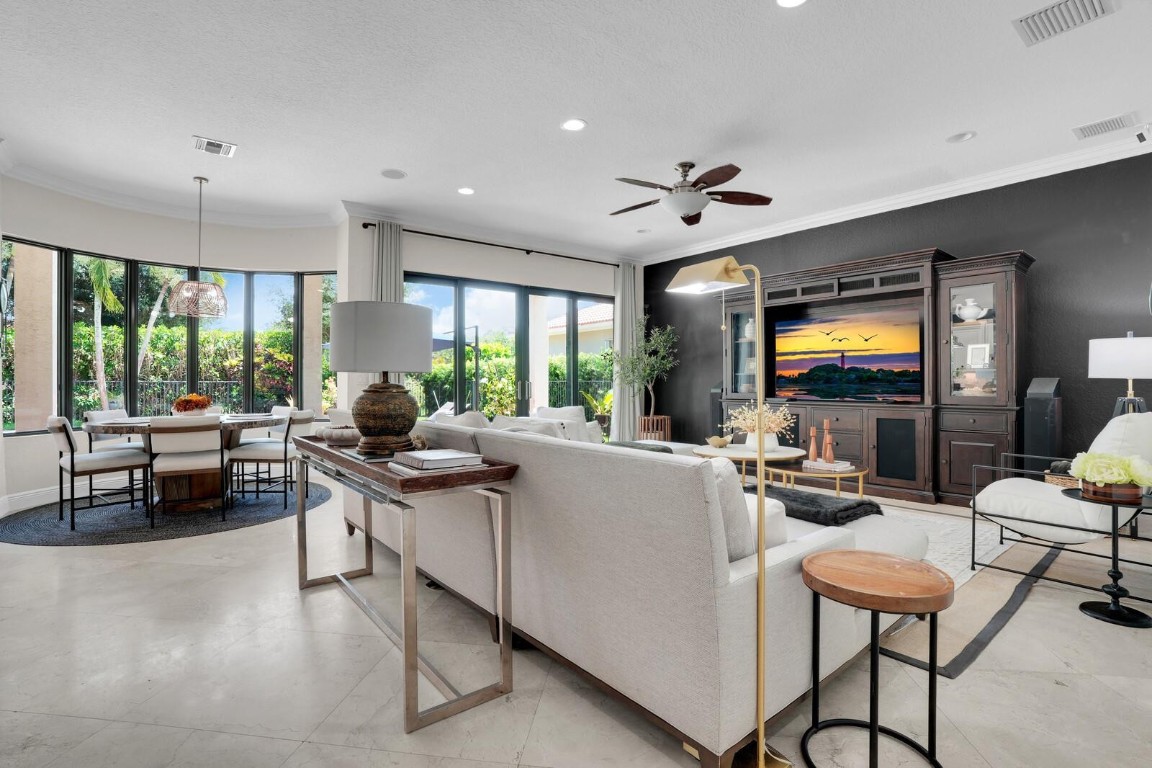 8829 N Woodgrove Ridge Ct