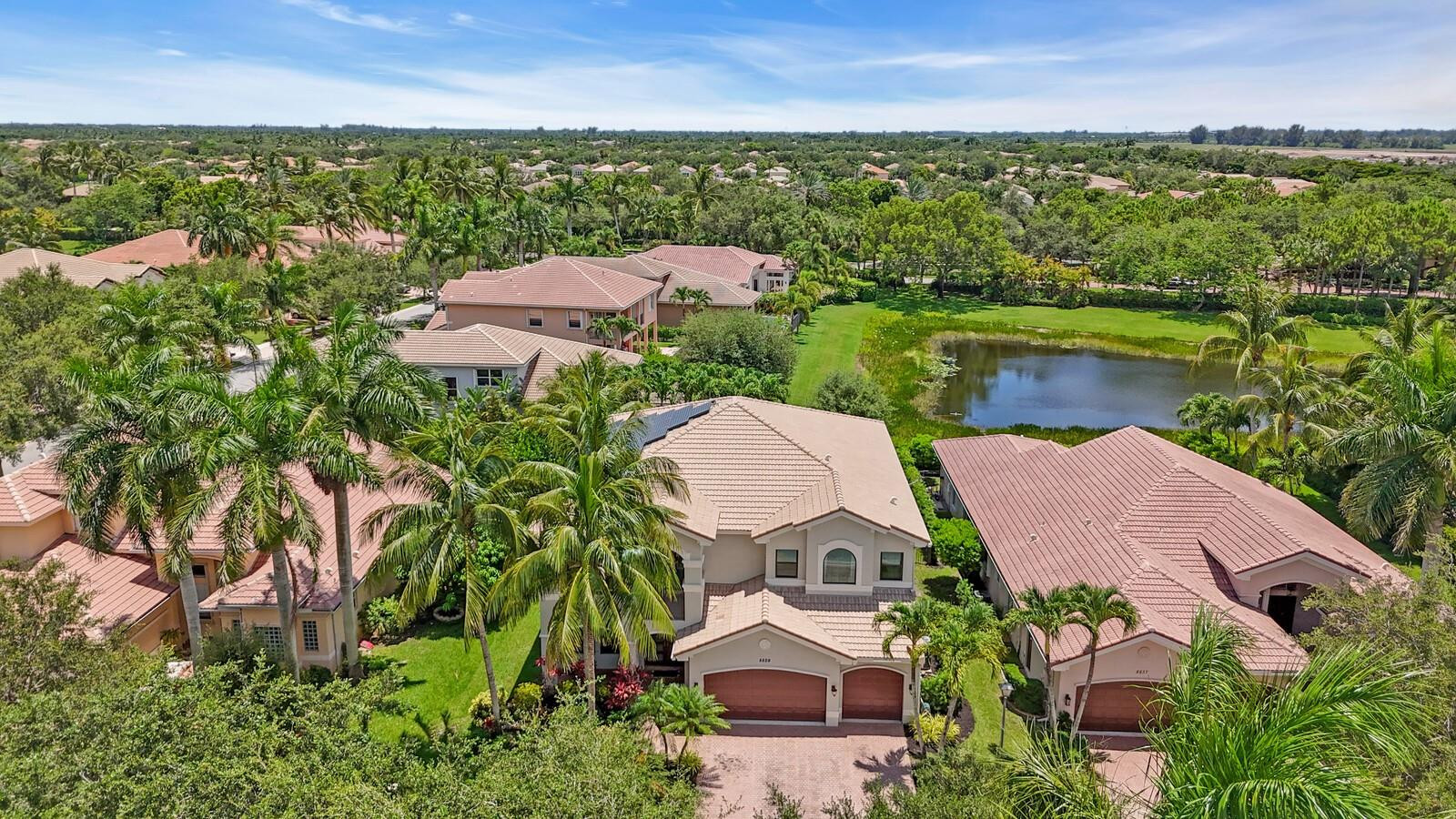 8829 N Woodgrove Ridge Ct