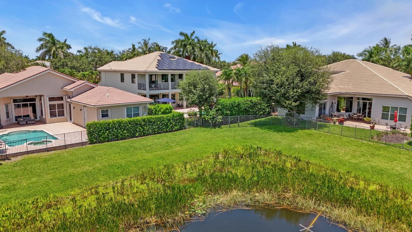 8829 N Woodgrove Ridge Ct