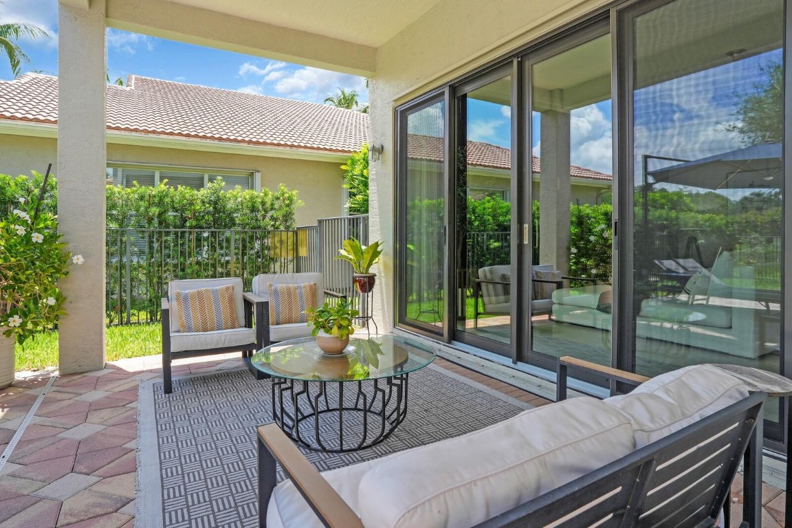 8829 N Woodgrove Ridge Ct