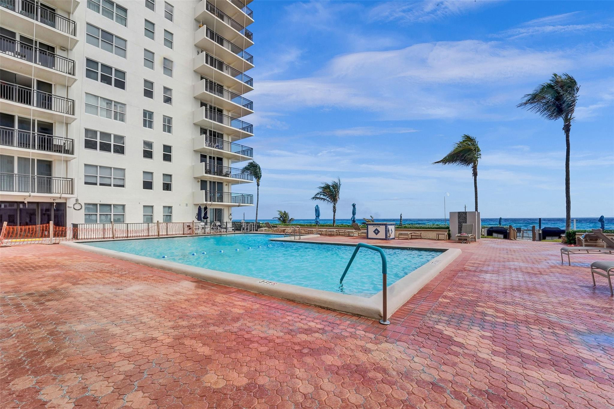 1149 Hillsboro Mile 904