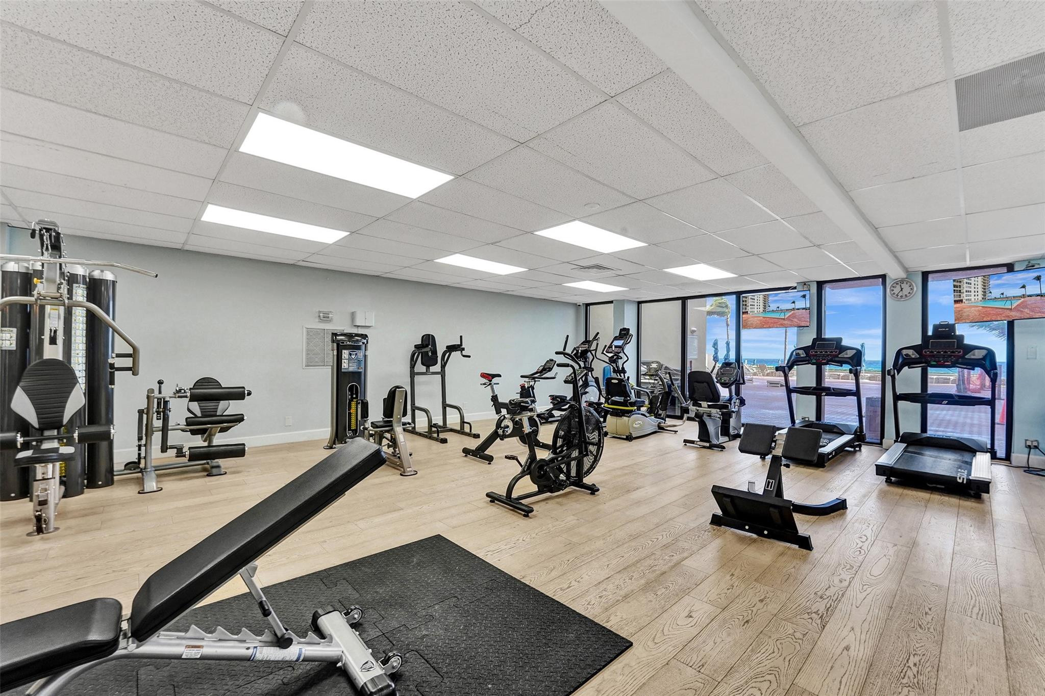 1149 Hillsboro Mile 904