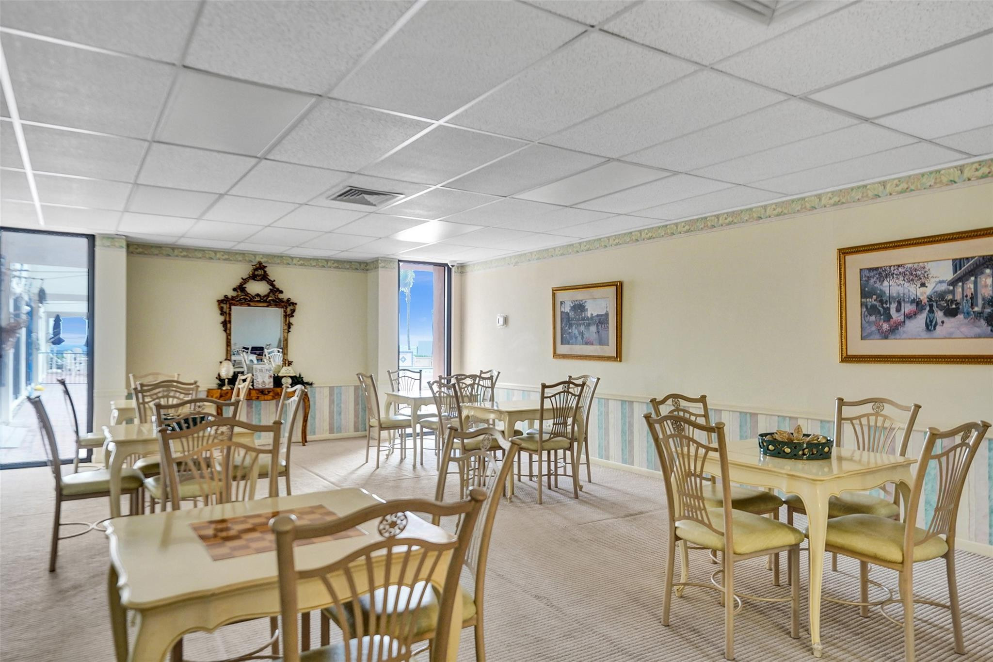 1149 Hillsboro Mile 904