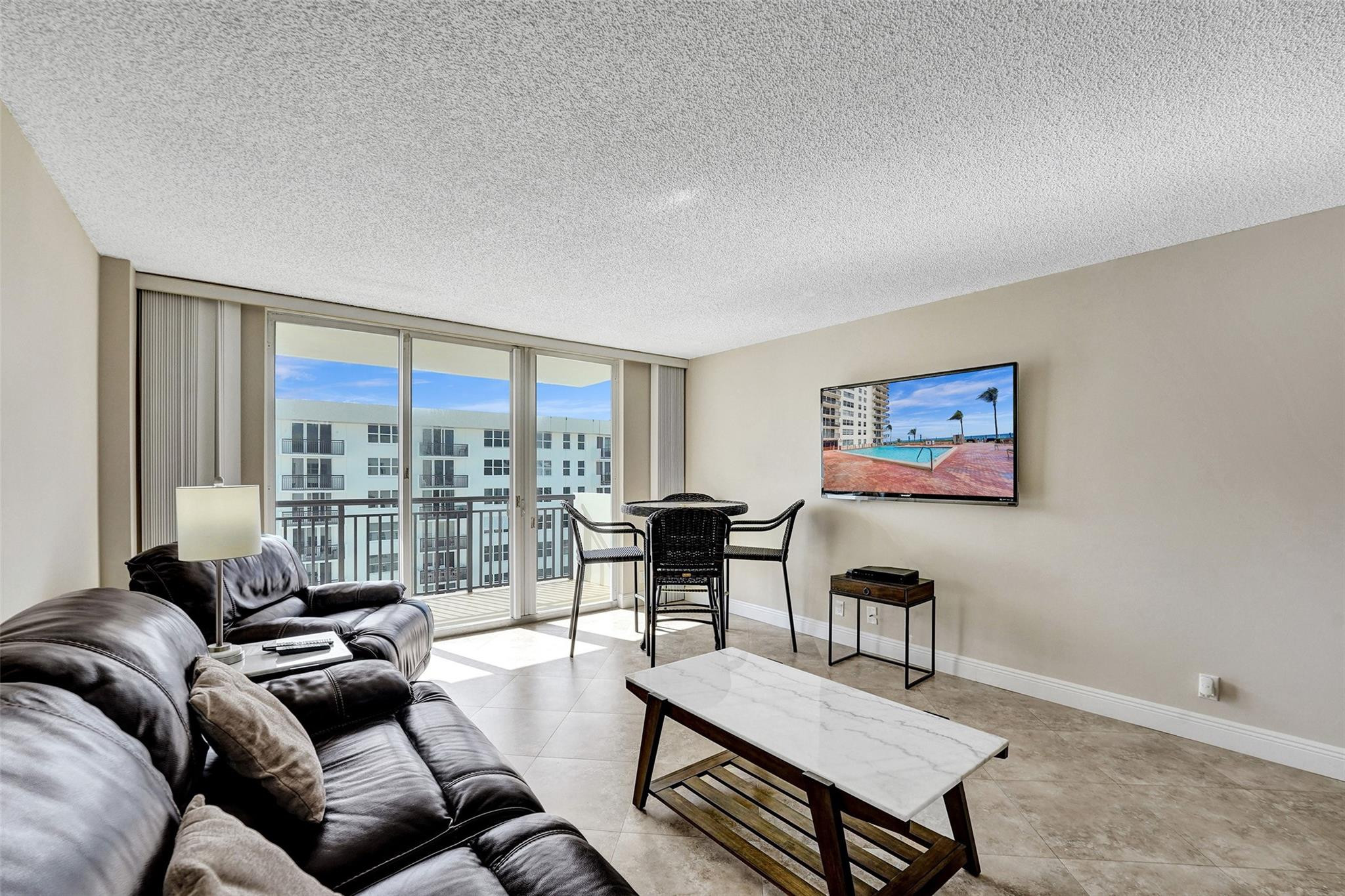 1149 Hillsboro Mile 904