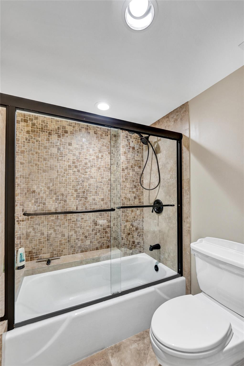 1149 Hillsboro Mile 904